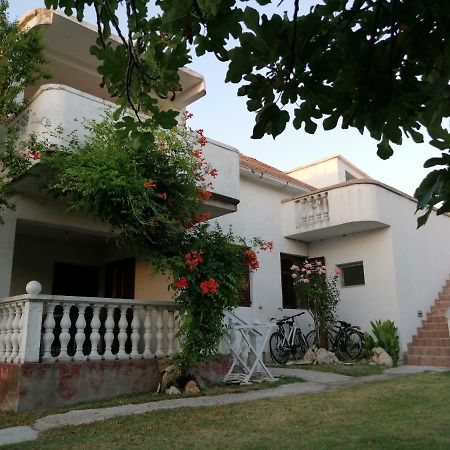 Apartmani Petra Vrsi Luaran gambar