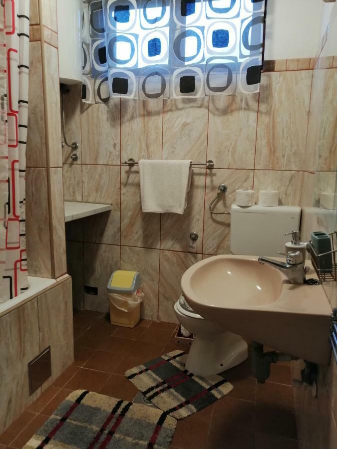 Apartmani Petra Vrsi Luaran gambar