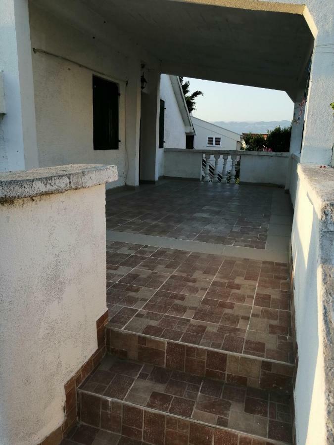 Apartmani Petra Vrsi Luaran gambar