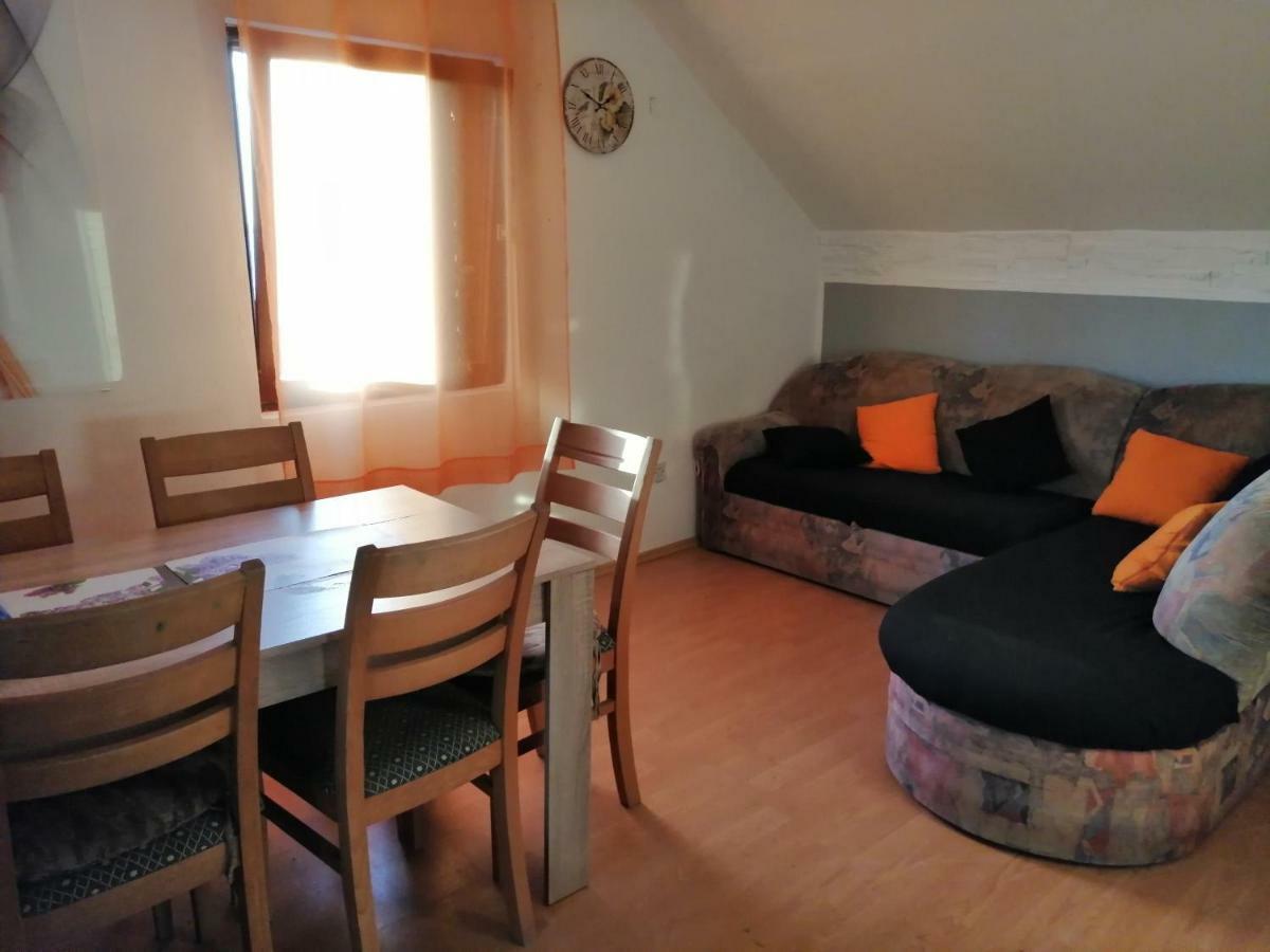 Apartmani Petra Vrsi Luaran gambar