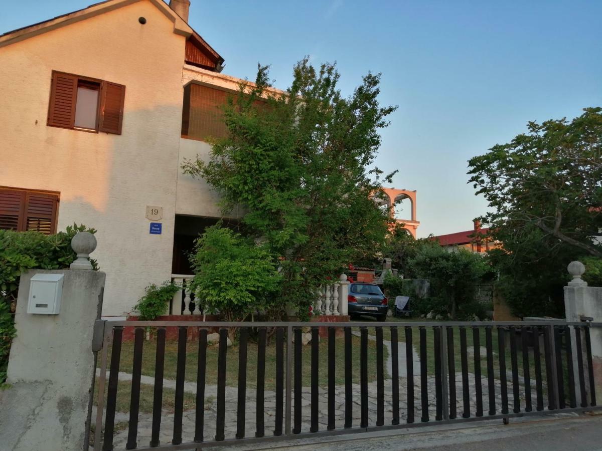 Apartmani Petra Vrsi Luaran gambar